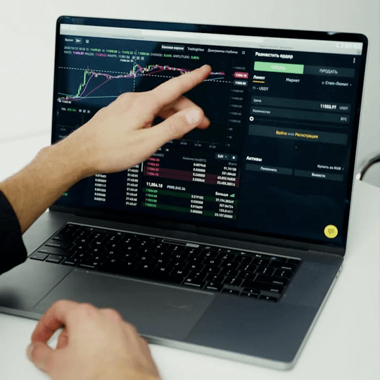 安定資産AI パフォーマンス分析図解